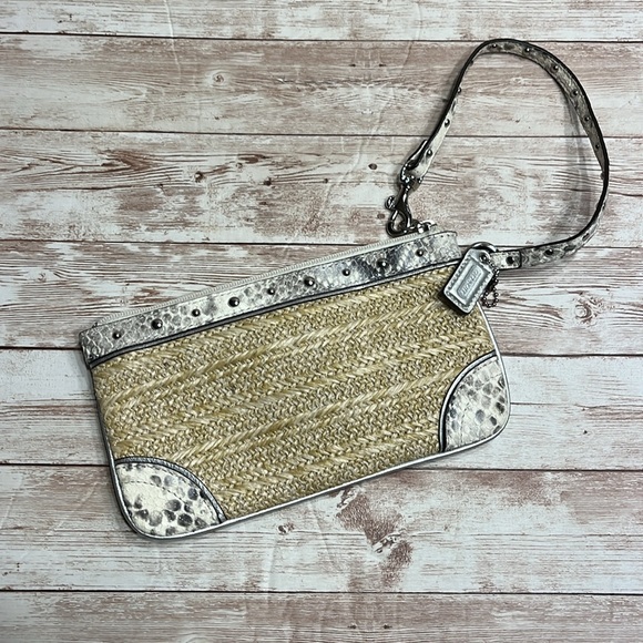 Coach Wristlet Coach Clutch - Picture 2 of 8